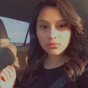 Meet your Posher, Damaris